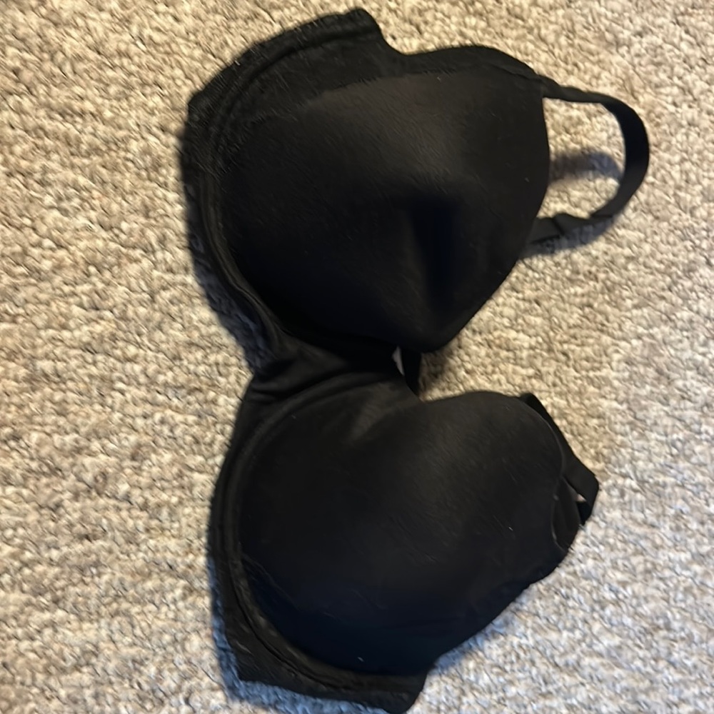 Black bra size 38D